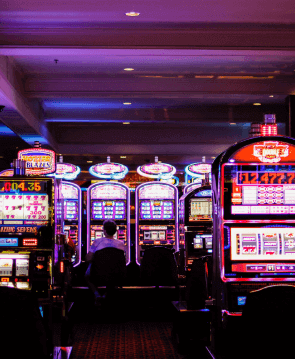 Spielautomaten in einem Kasino